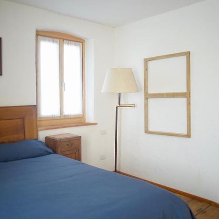 La Casa Altrui- Camere E Zona Relax Con Giardino 코레도 외부 사진