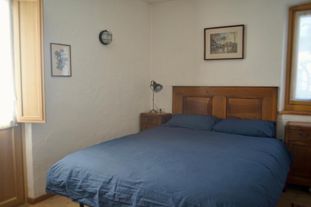 La Casa Altrui- Camere E Zona Relax Con Giardino 코레도 외부 사진