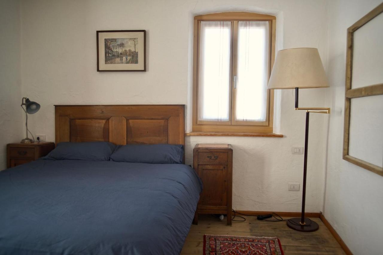 La Casa Altrui- Camere E Zona Relax Con Giardino 코레도 외부 사진