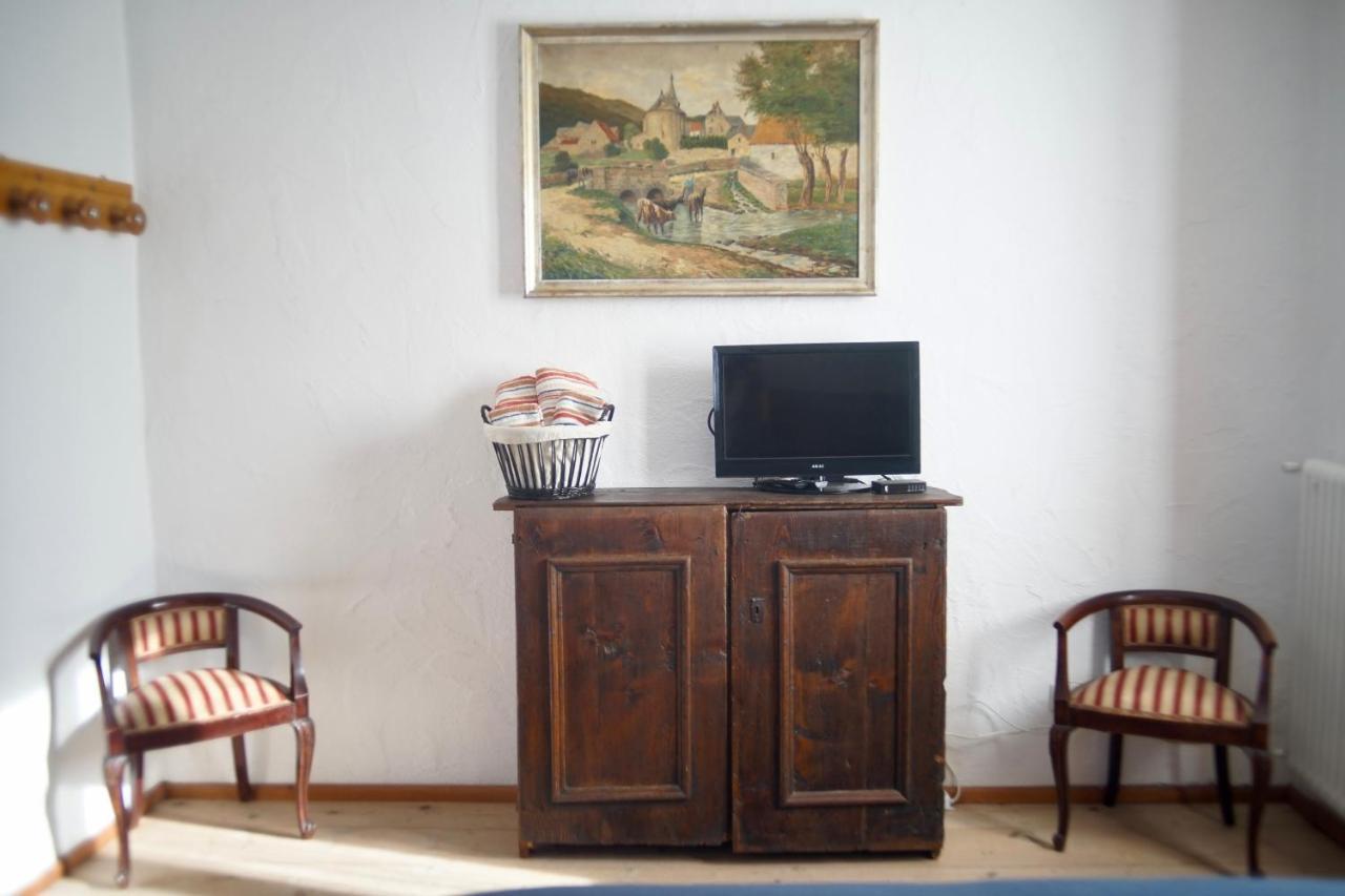 La Casa Altrui- Camere E Zona Relax Con Giardino 코레도 외부 사진